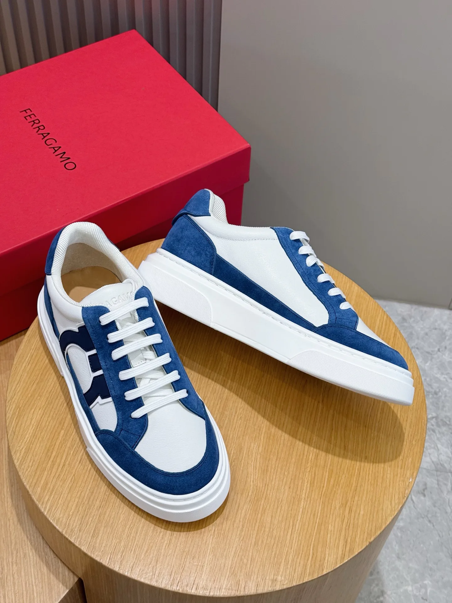 Кроссовки Мужские Salvatore Ferragamo 11704926