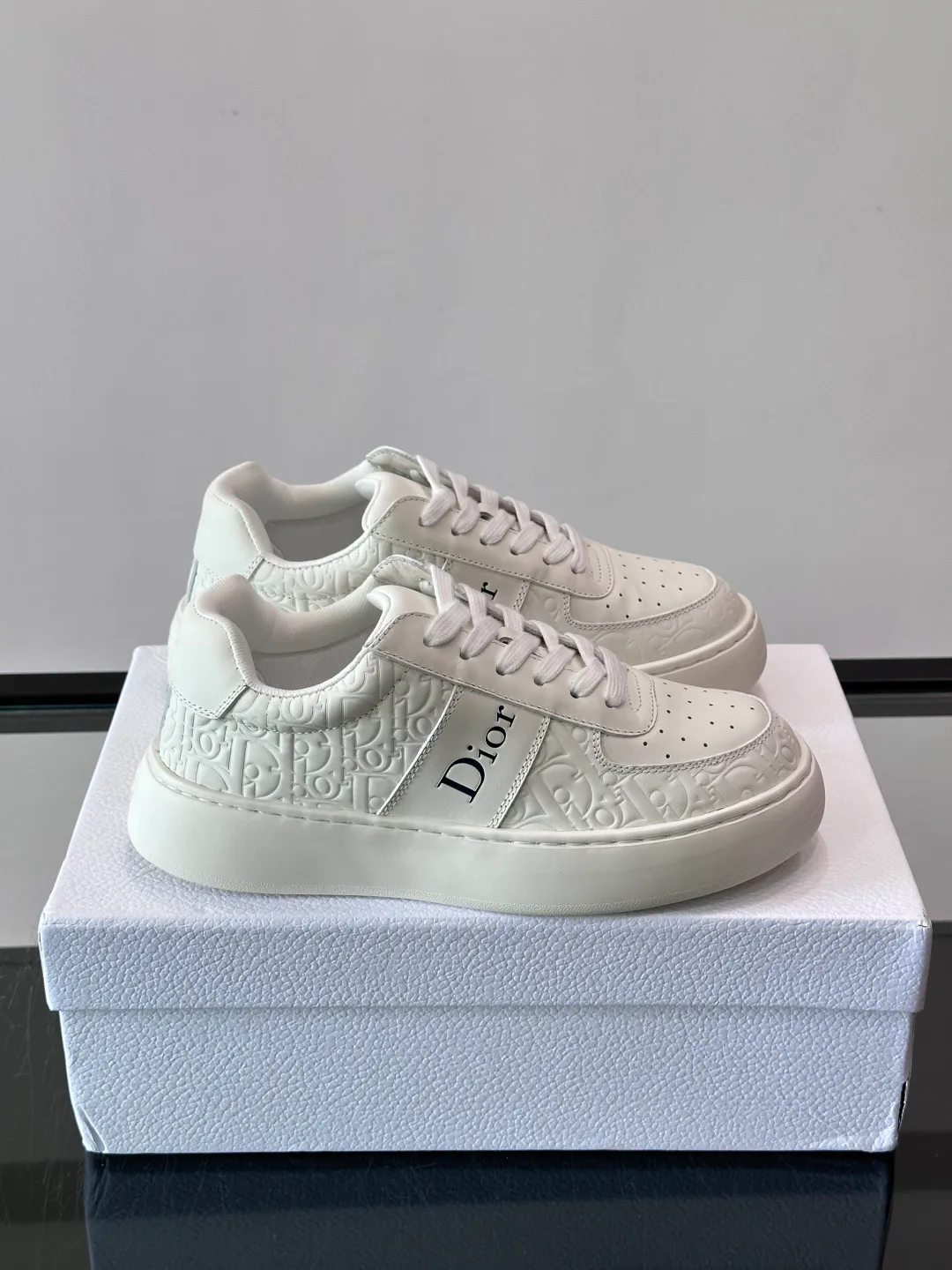 Кроссовки Женские Christian Dior 18102629