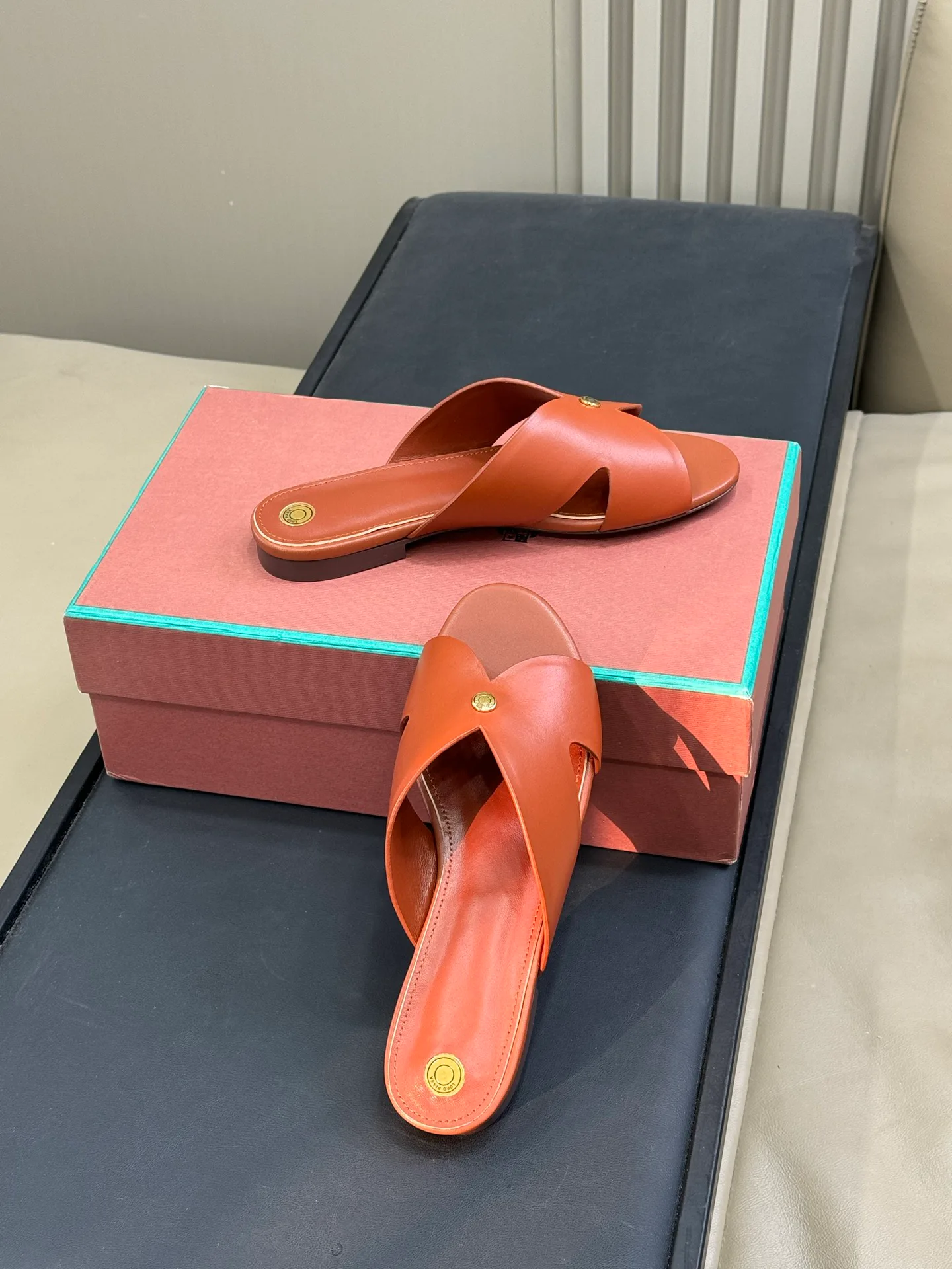 Шлепанцы Женские Loro Piana 33400