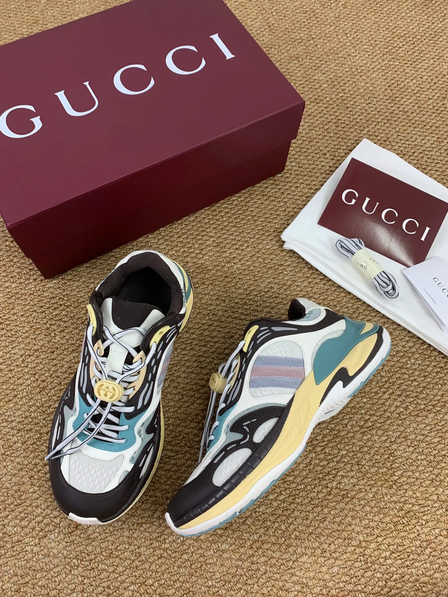 Кроссовки Женские Gucci 17545257