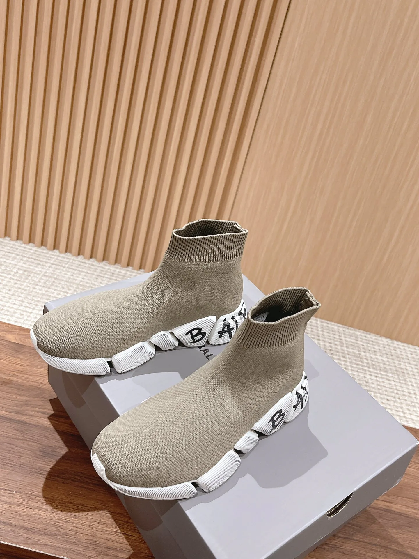 Кроссовки Женские Balenciaga 19780176
