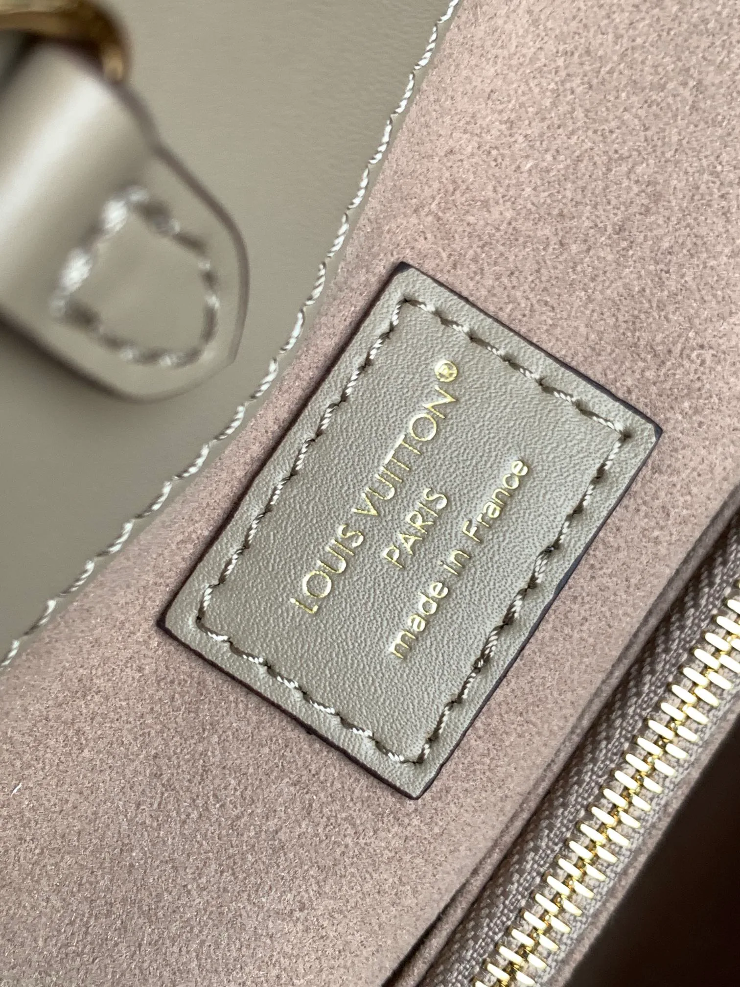 Классические Сумки Женские Louis Vuitton 17796558