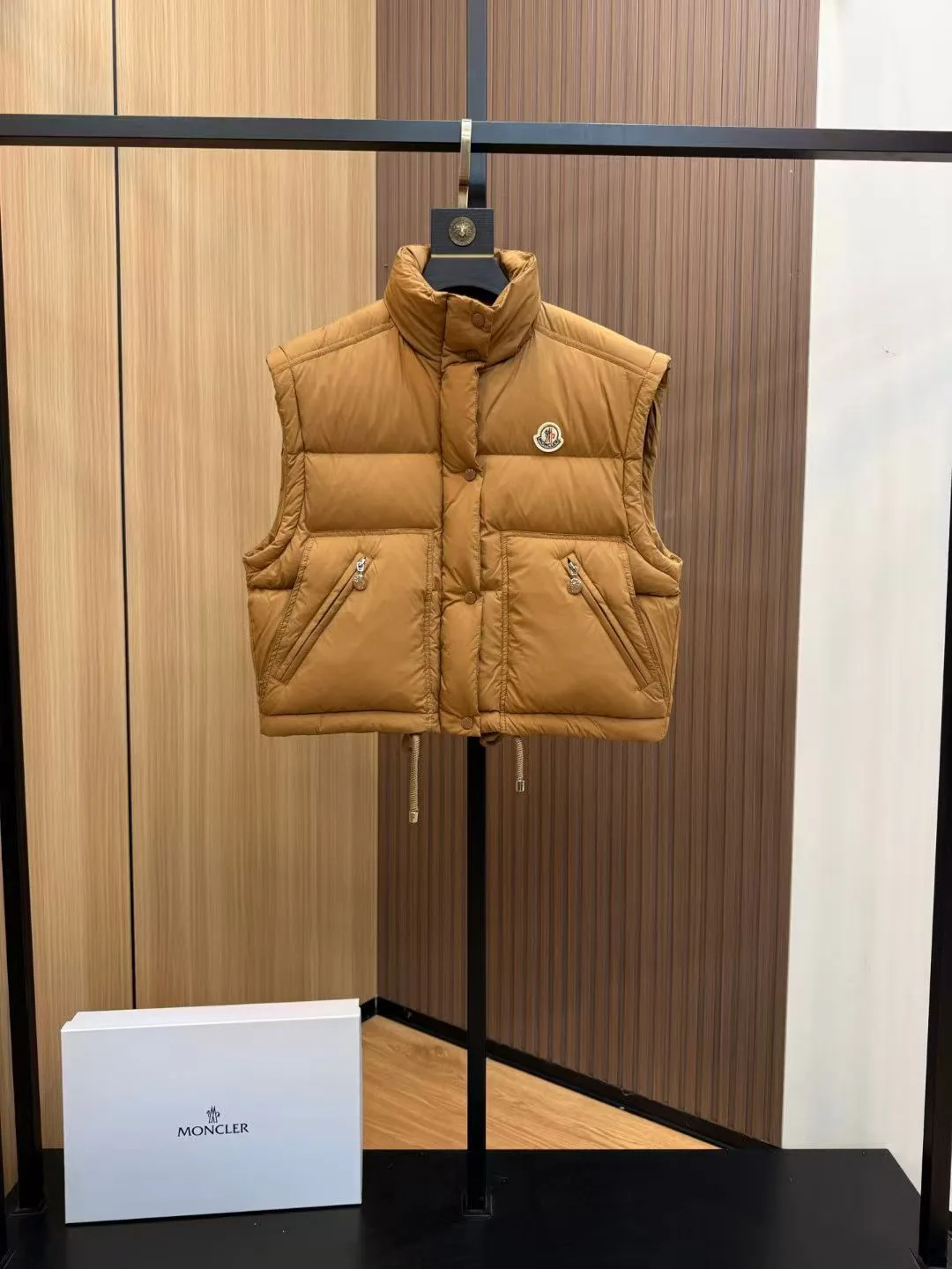 Жилеты Женские Moncler 1595633