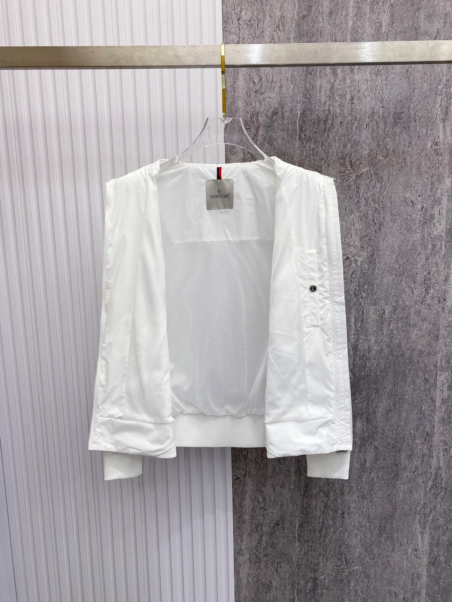 Куртки И Пуховики Мужские Moncler 5023402