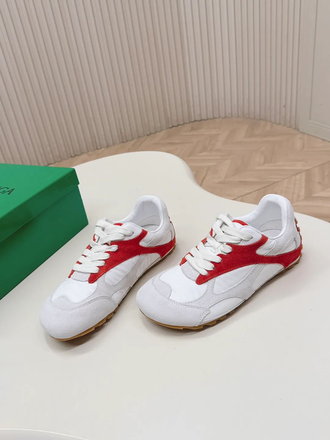 Кроссовки Женские Bottega Veneta 11678186