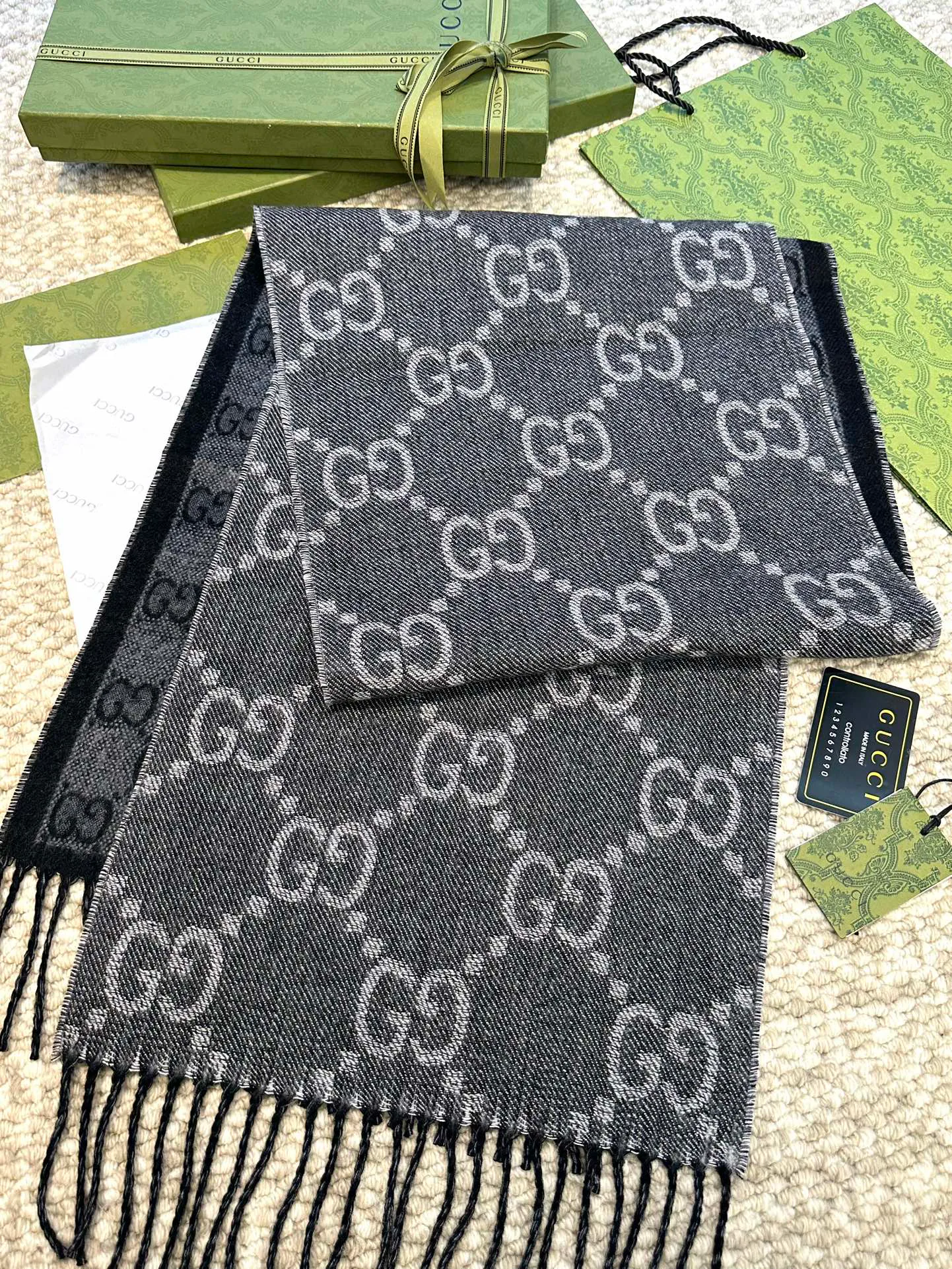 Шарфы Gucci 1458316