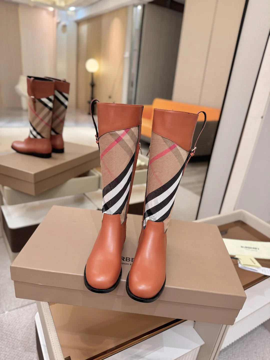 Сапоги Женские Burberry 20104744