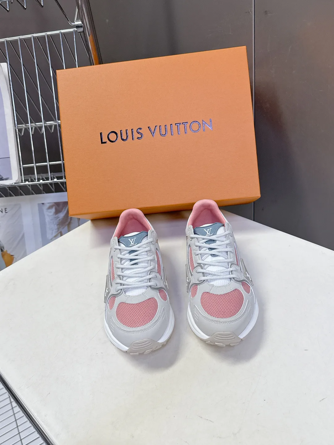 Кроссовки Женские Louis Vuitton 11152707