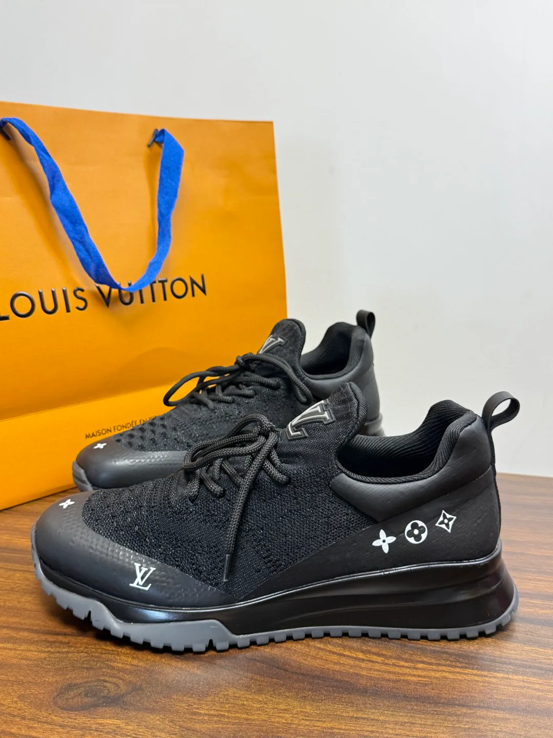 Кроссовки Мужские Louis Vuitton 19787658