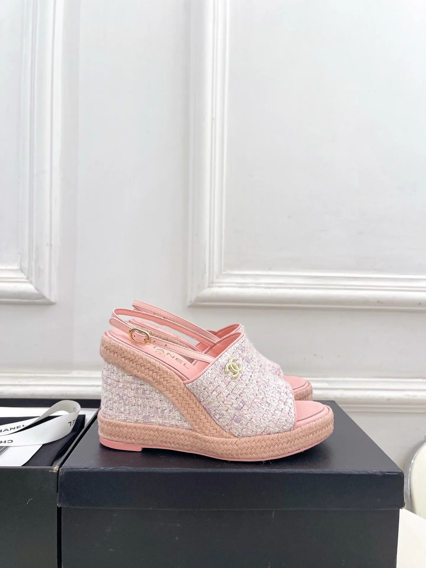Босоножки Женские Chanel 12601479