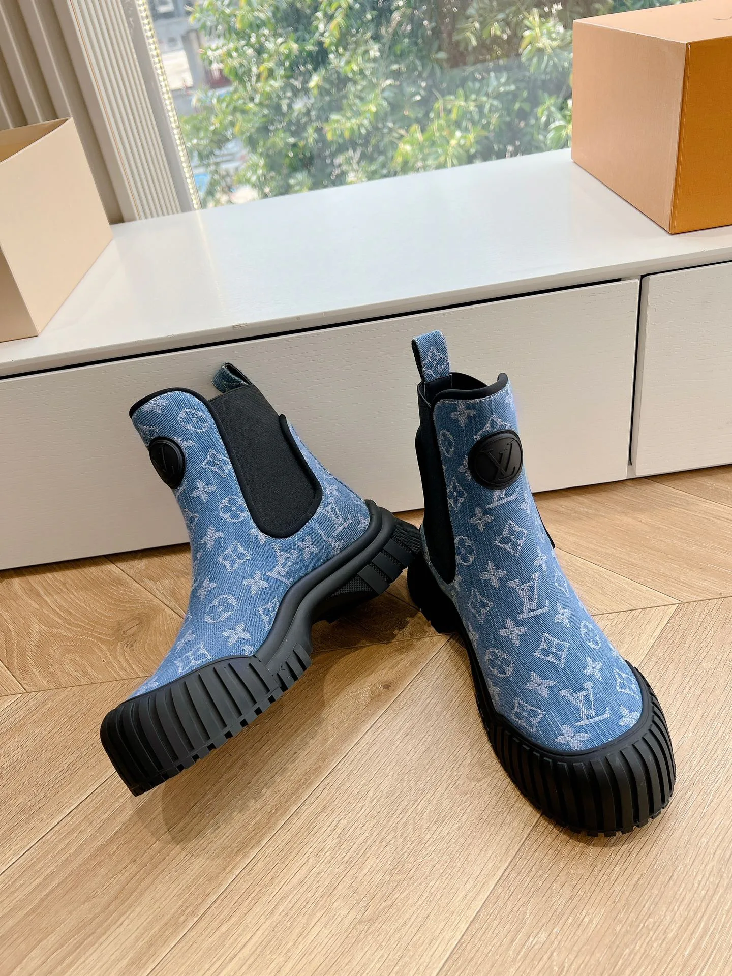 Кроссовки Женские Louis Vuitton