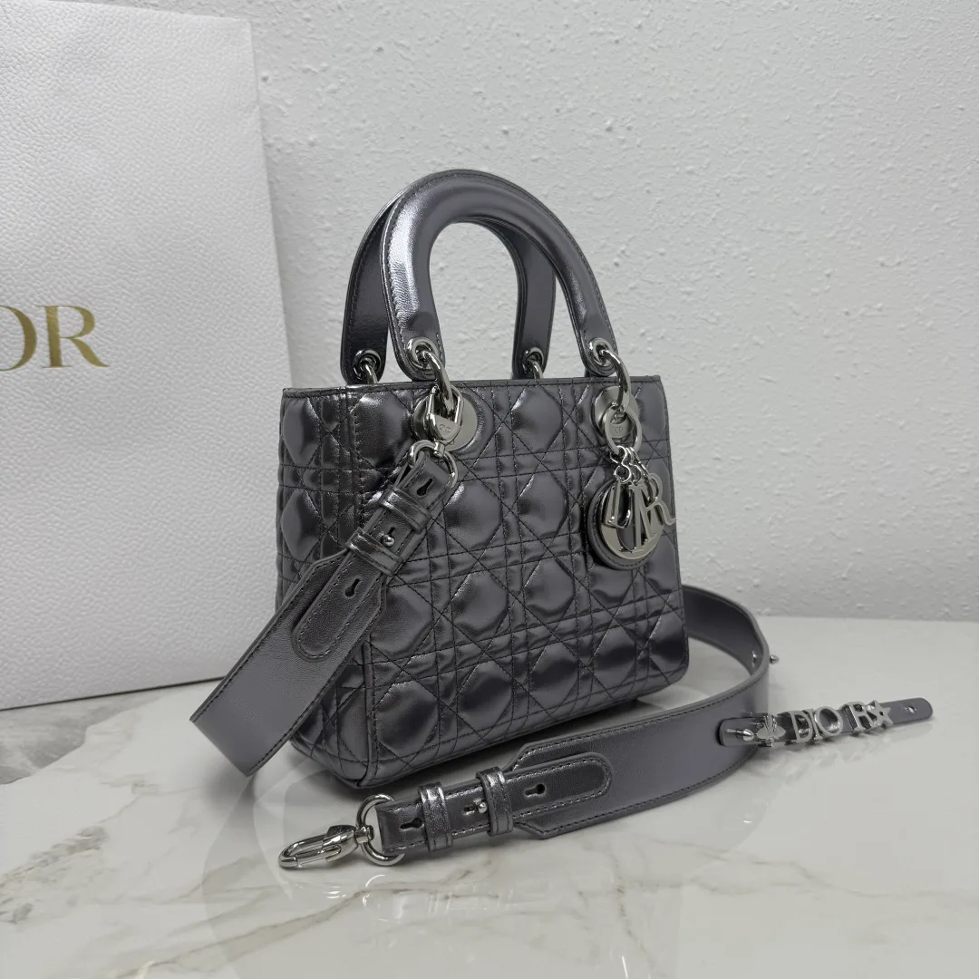 Классические Сумки Женские Christian Dior 16974207