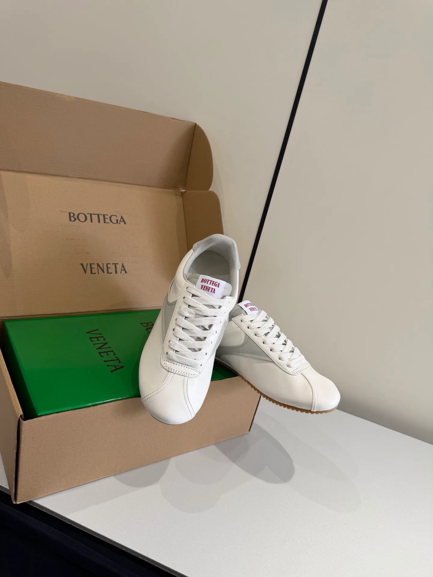 Кроссовки Женские Bottega Veneta 17894989