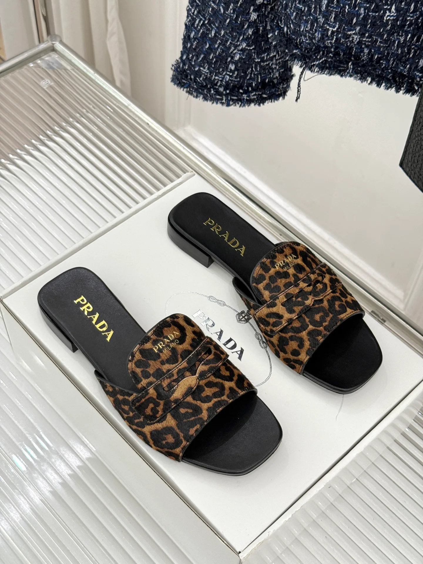 Шлепанцы Женские Prada 12632987