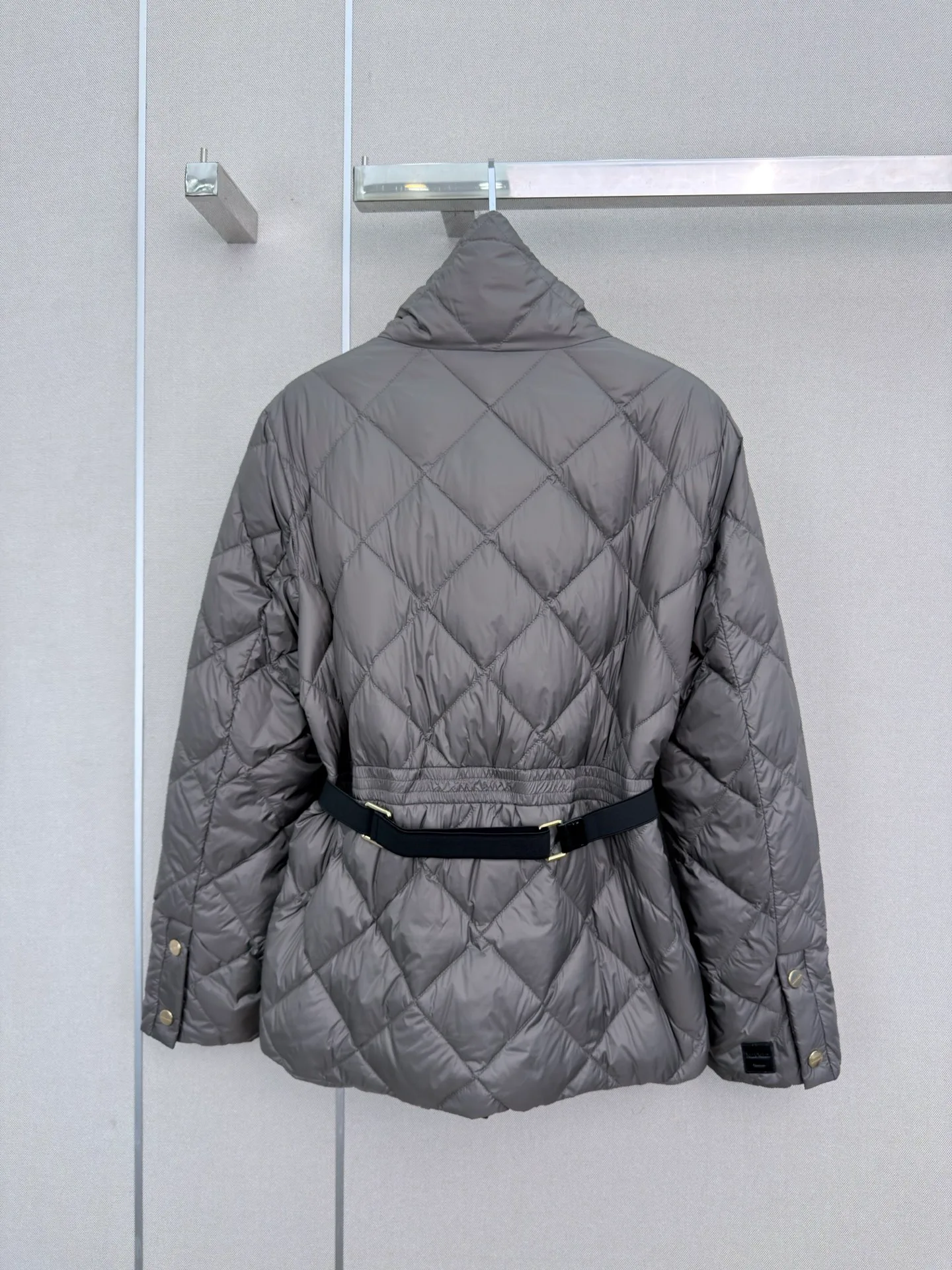 Куртки И Пуховики Женские Max Mara 18023436