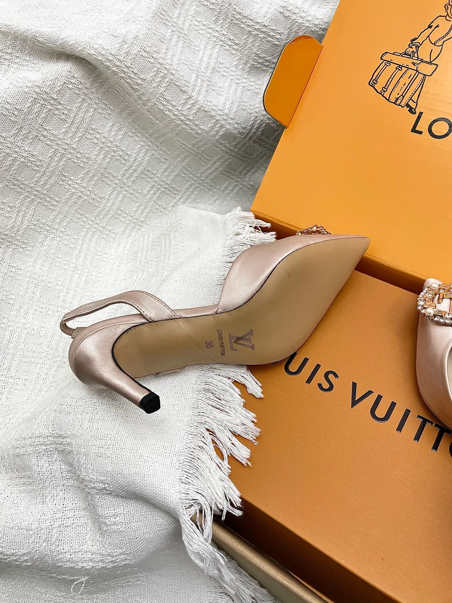 Туфли Женские Louis Vuitton 11194372
