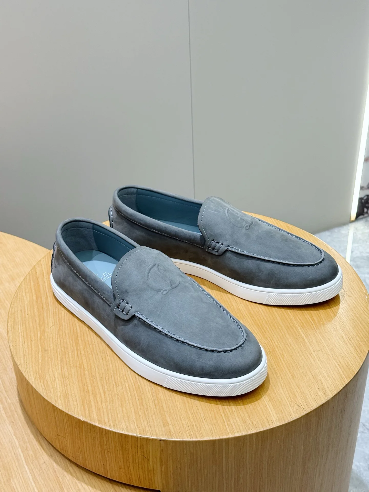 Лоферы И Туфли Мужские Christian Louboutin 19000105