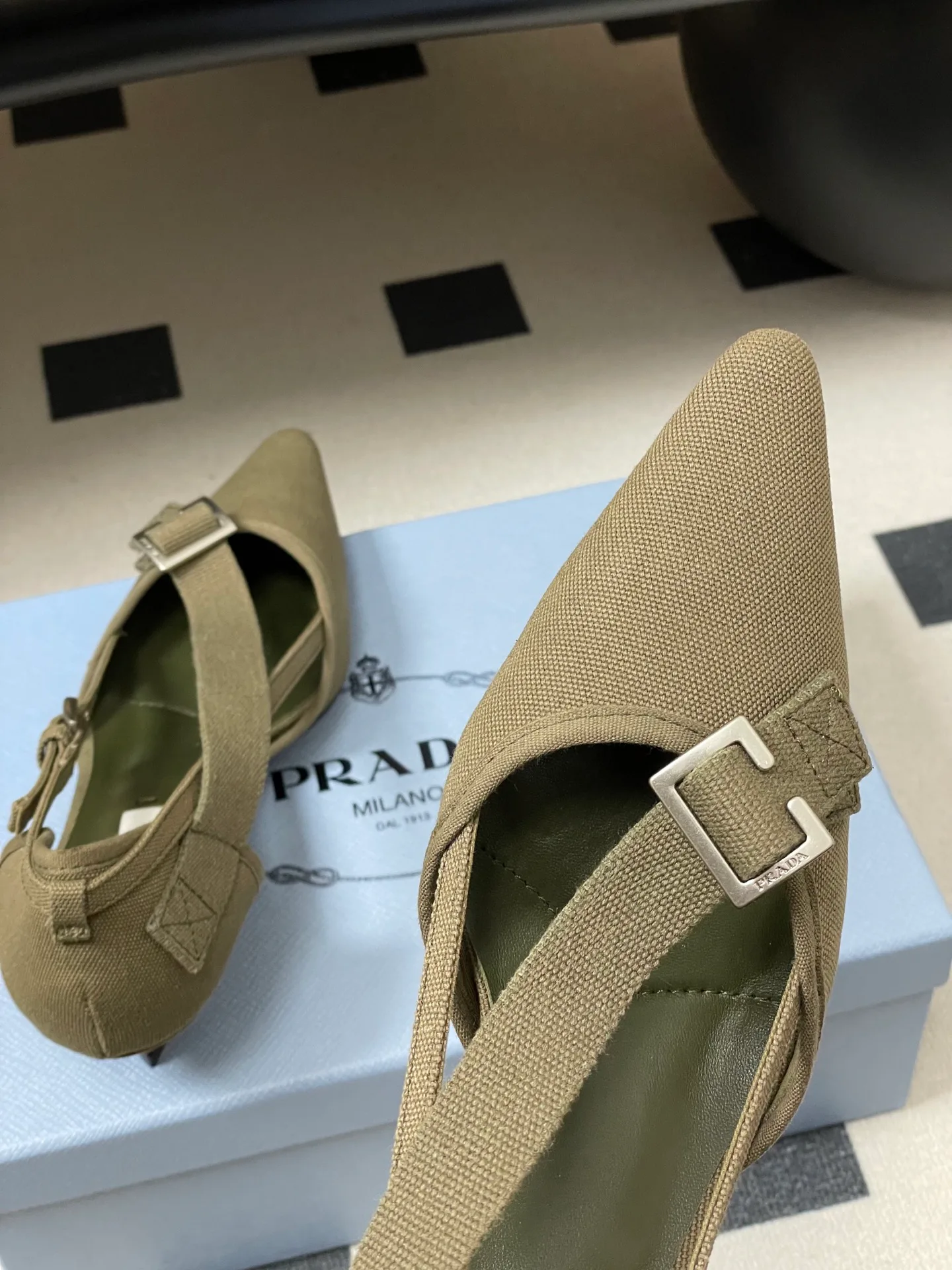 Туфли Женские Prada 12880084
