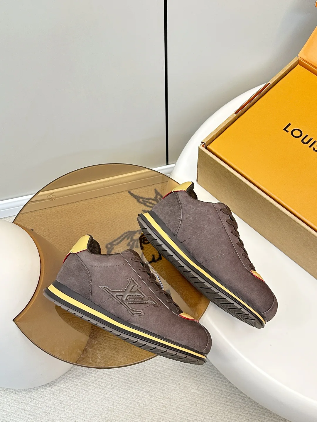 Кроссовки Женские Louis Vuitton 4948530