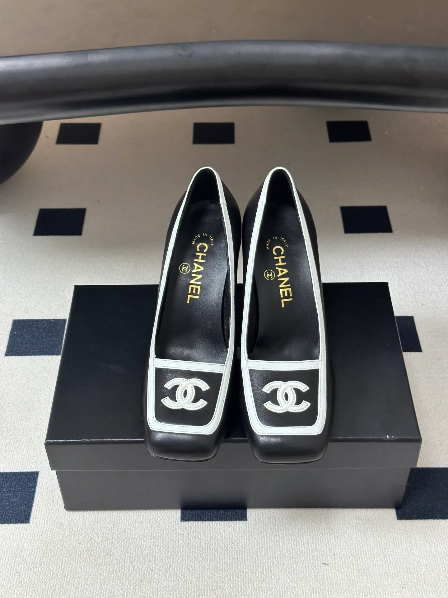 Туфли Женские Chanel 18049712