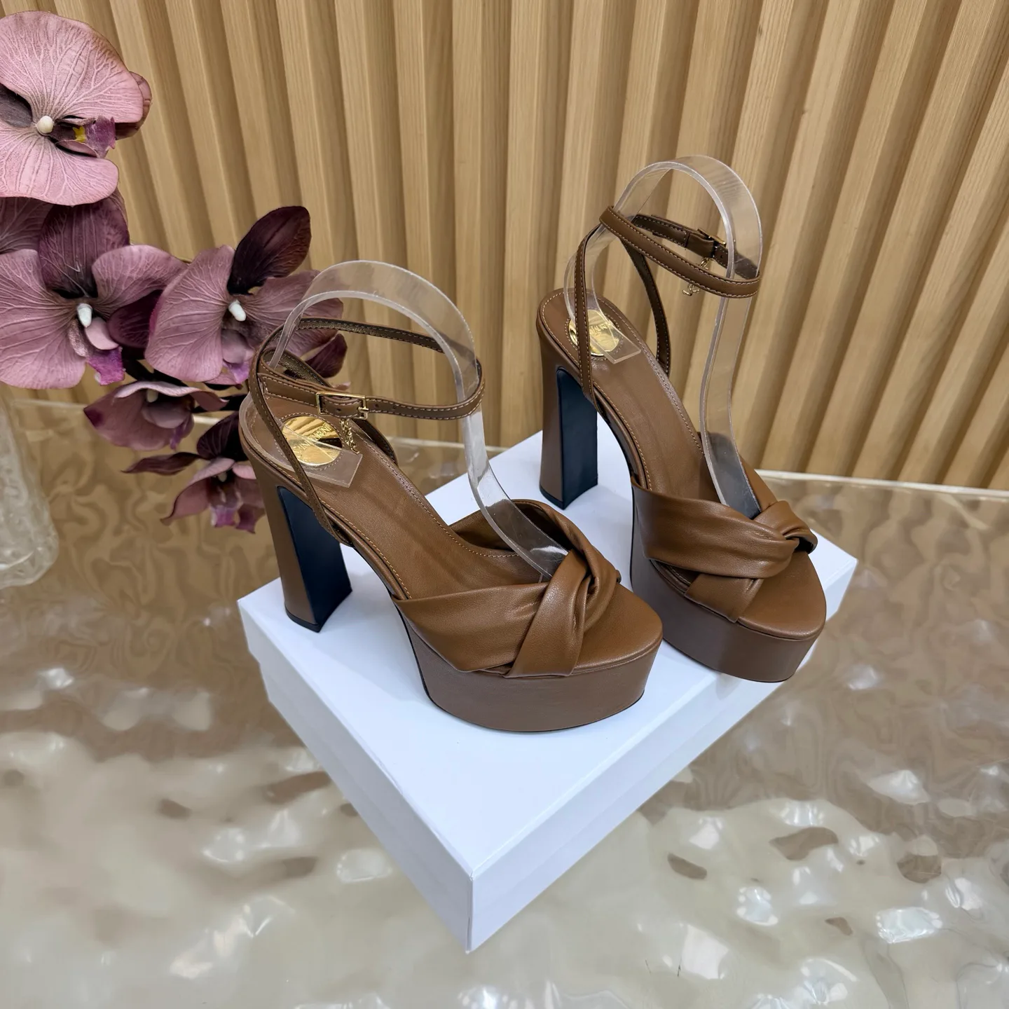 Босоножки Женские Saint Laurent 18235638