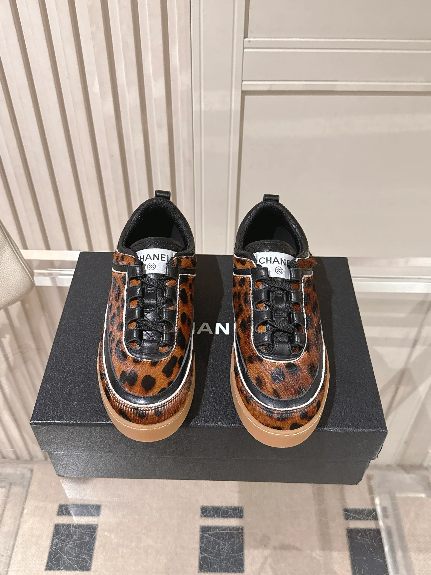 Кроссовки Женские Chanel 18146885