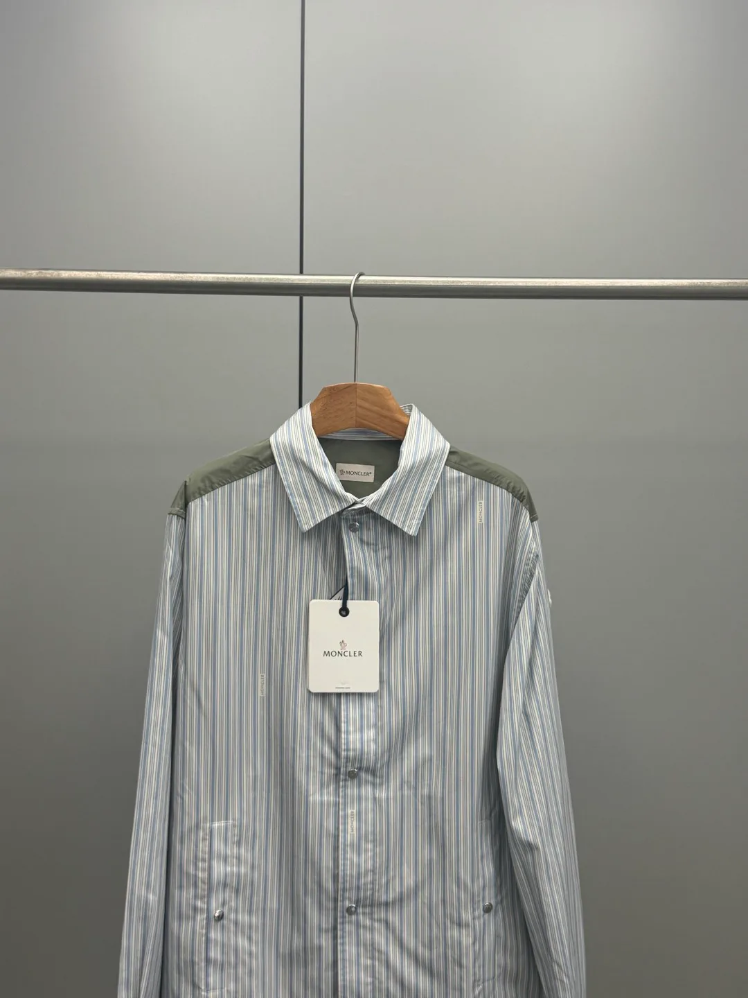 Рубашки Женские Moncler 17225429
