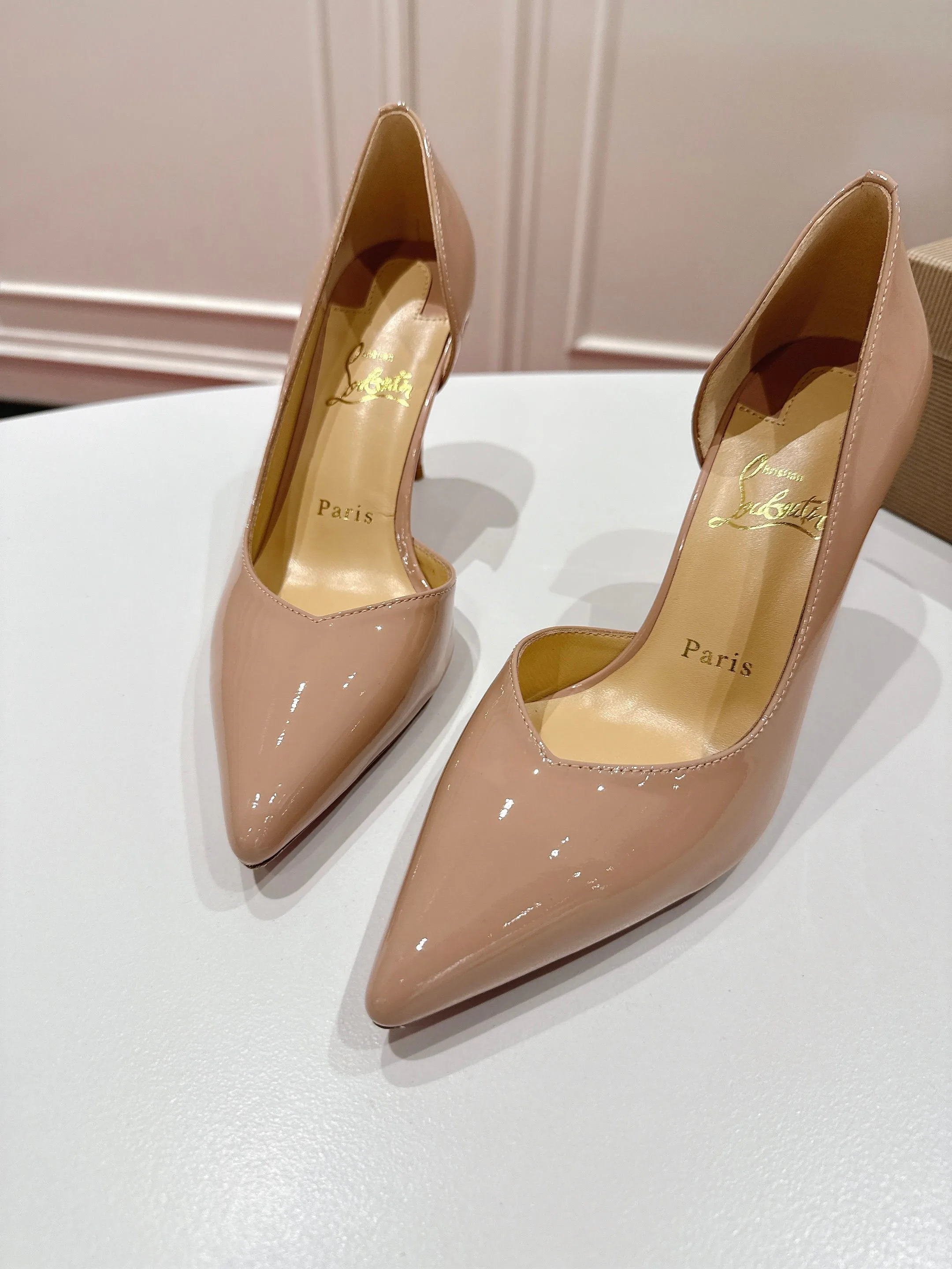 Туфли Женские Christian Louboutin 11640670