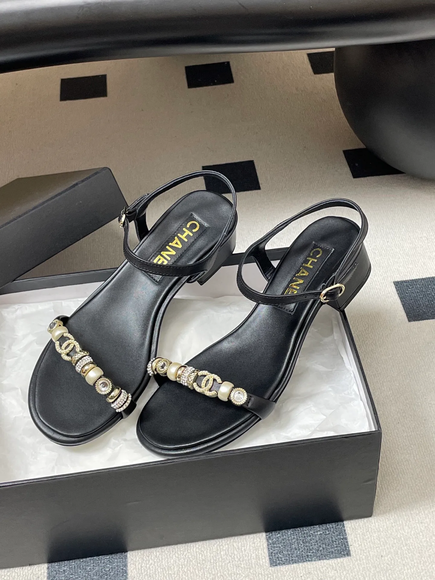 Босоножки Женские Chanel 11682237