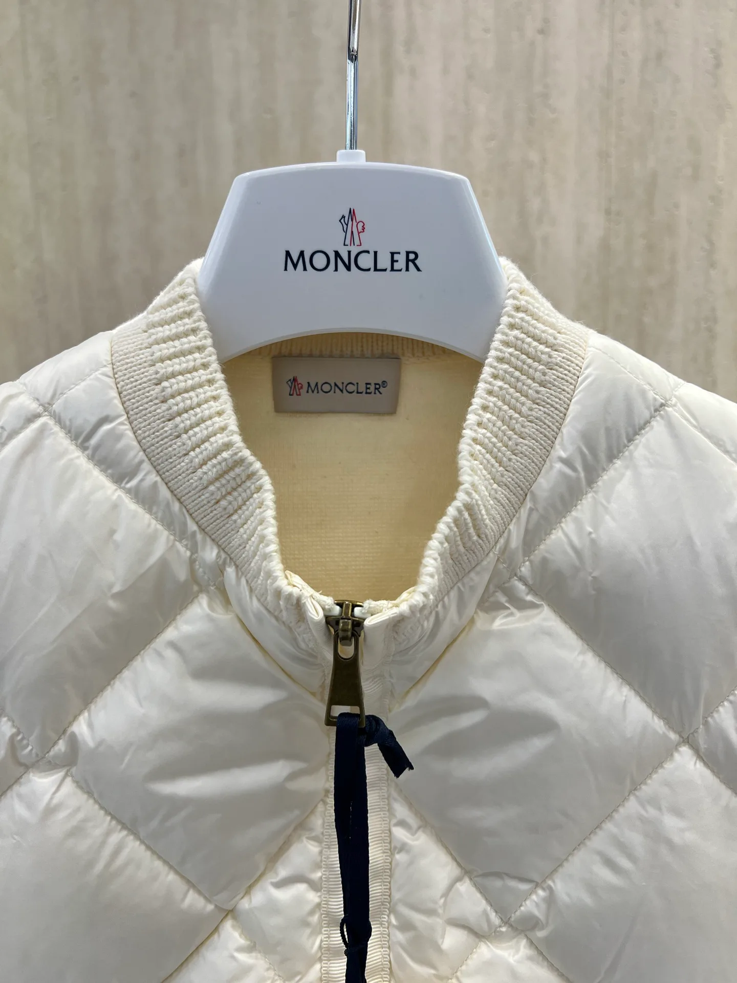 Куртки И Пуховики Женские Moncler 18723755