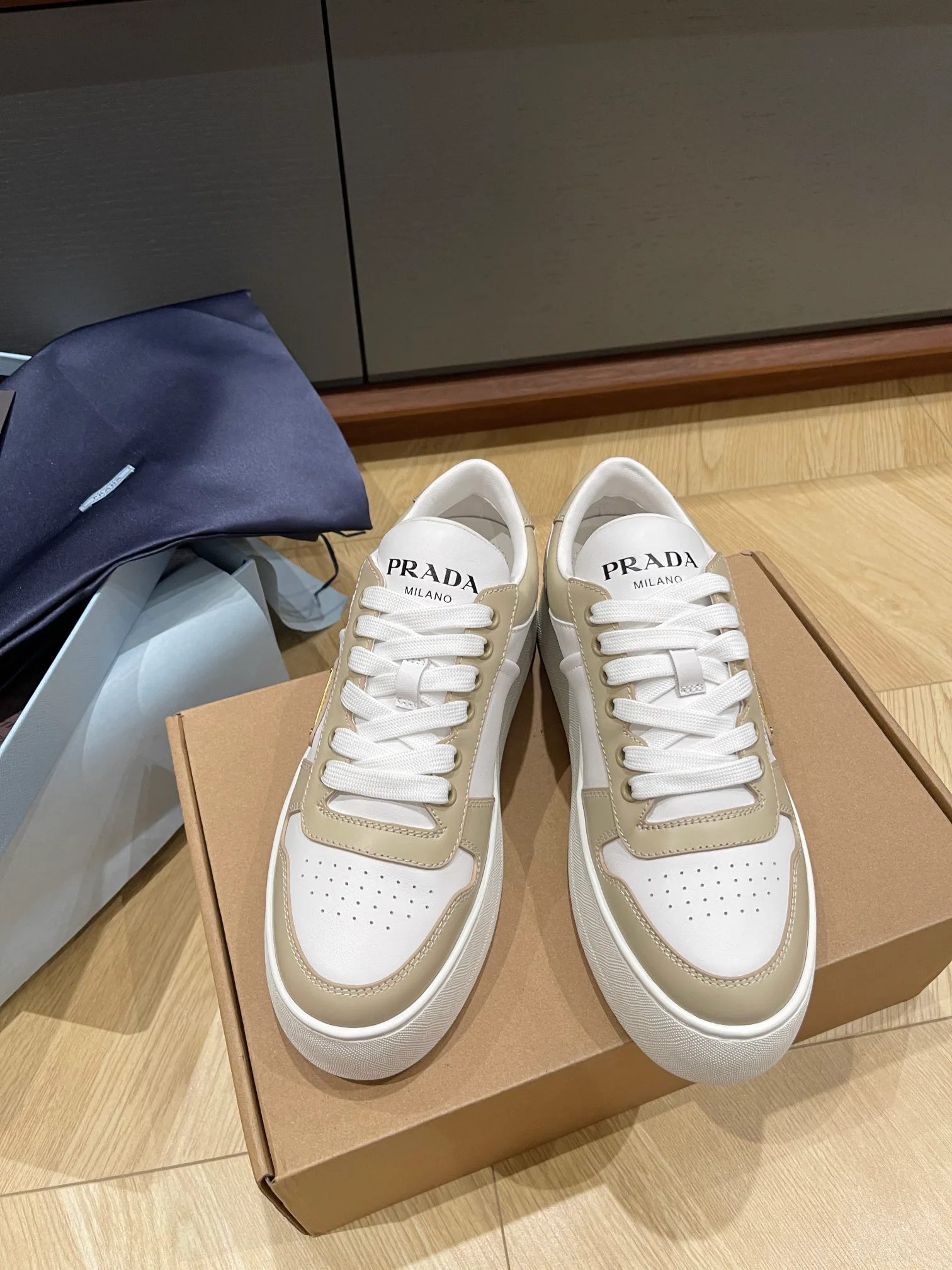 Кроссовки Женские Prada 1138300