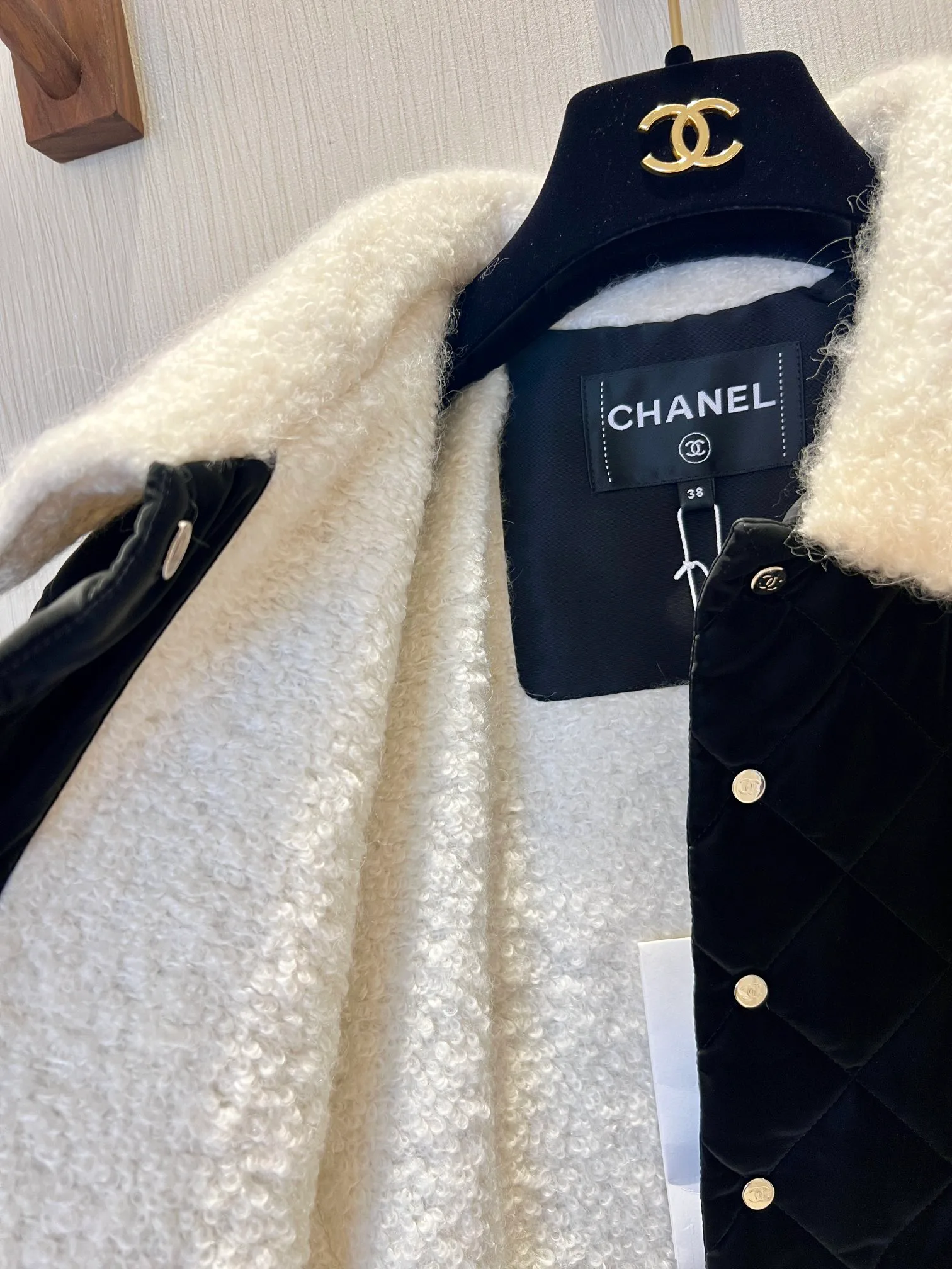 Куртки И Пуховики Женские Chanel 78733