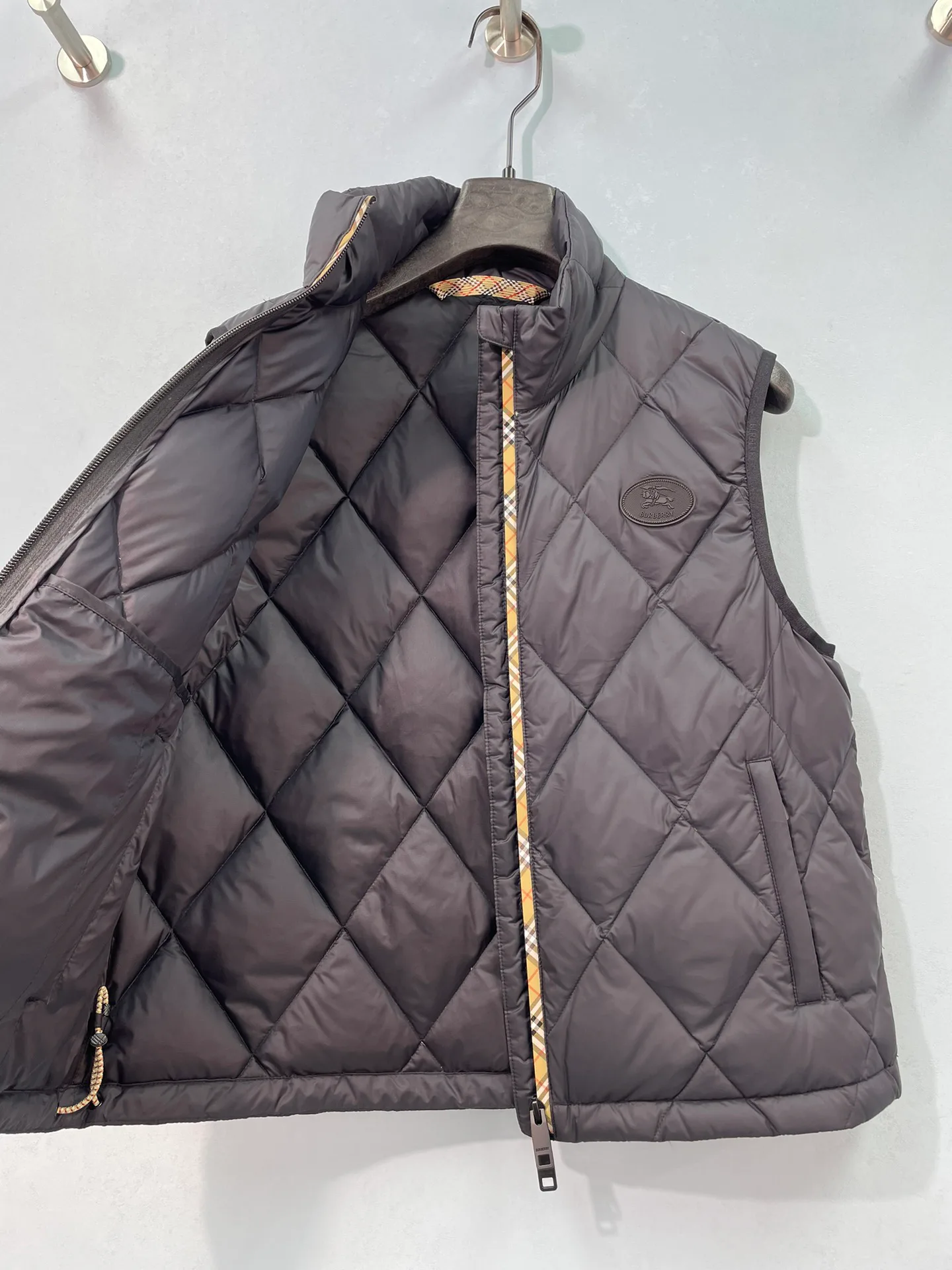 Жилеты Женские Burberry 18612413