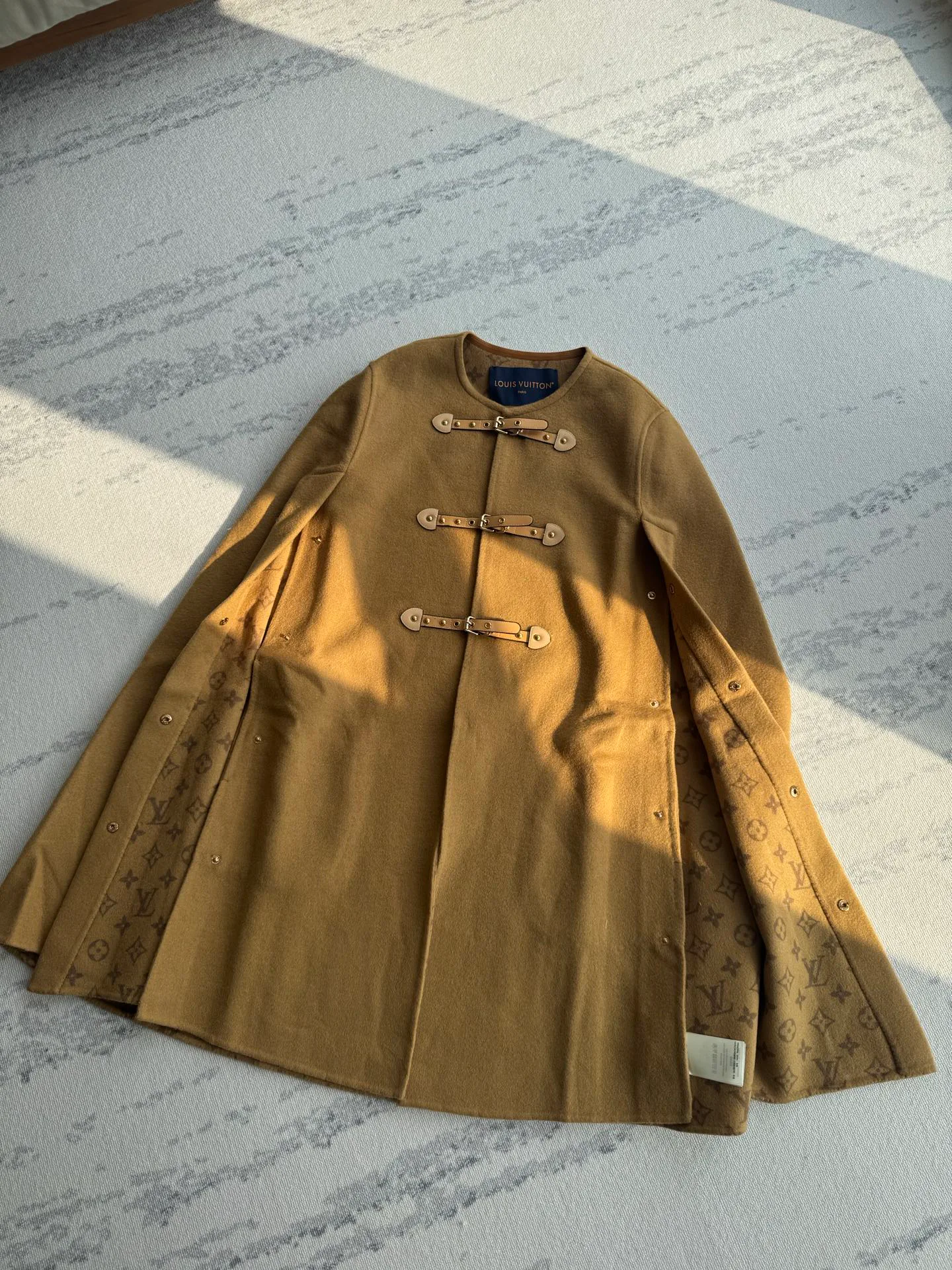 Пальто Женские Louis Vuitton 18361593