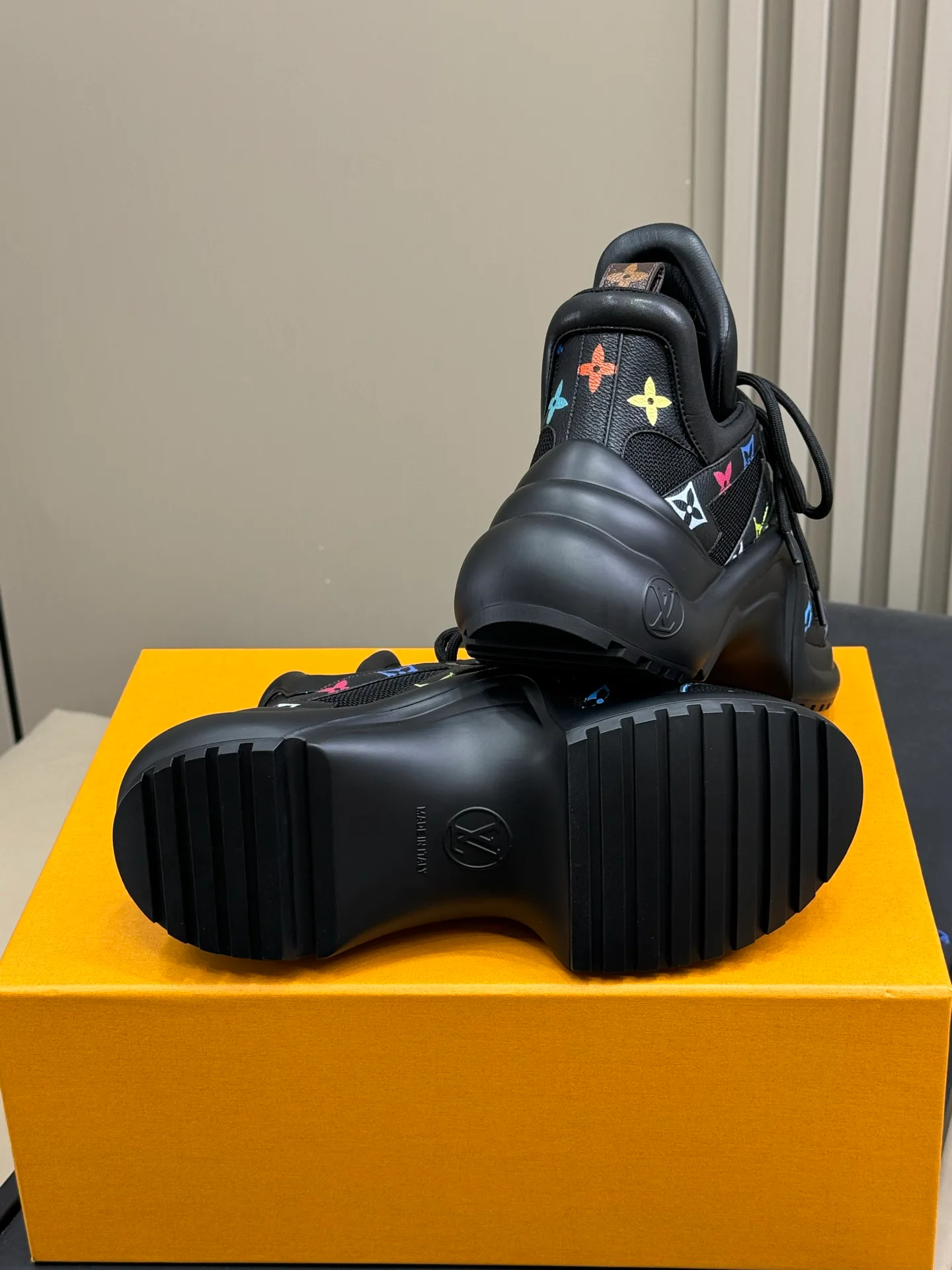 Кроссовки Женские Louis Vuitton 28554