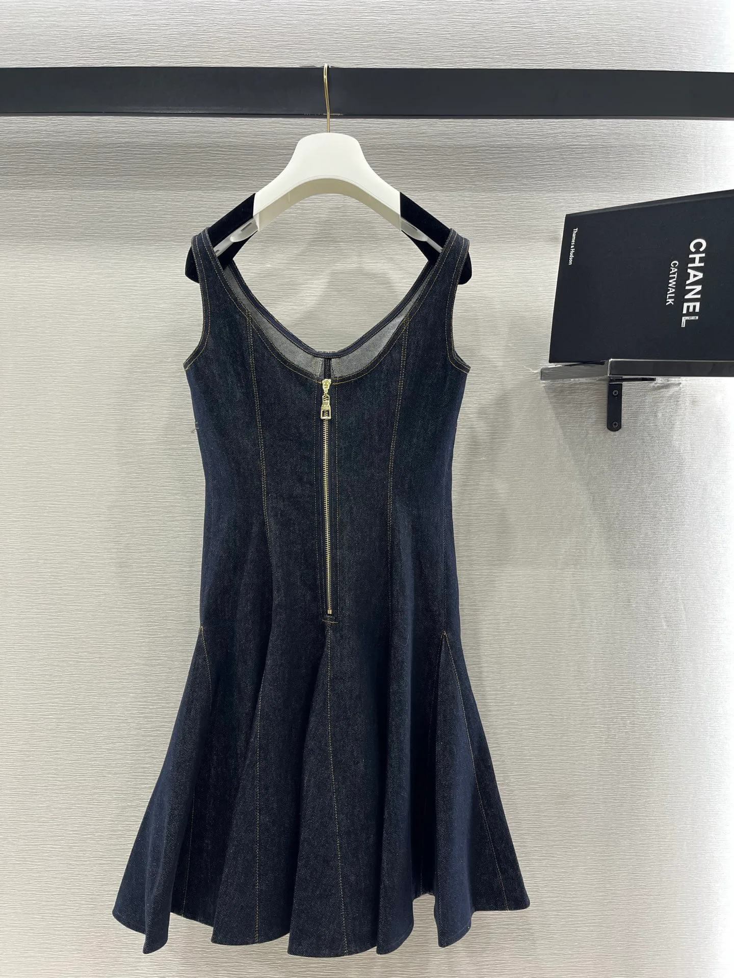 Платья Женские Louis Vuitton 1512409