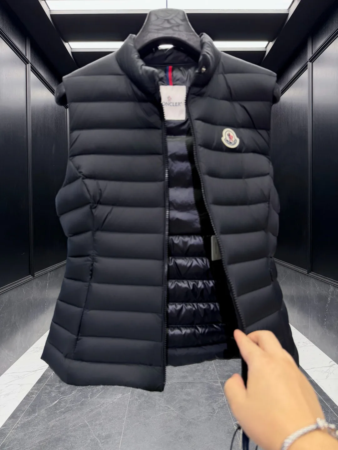 Жилеты Женские Moncler 18989616