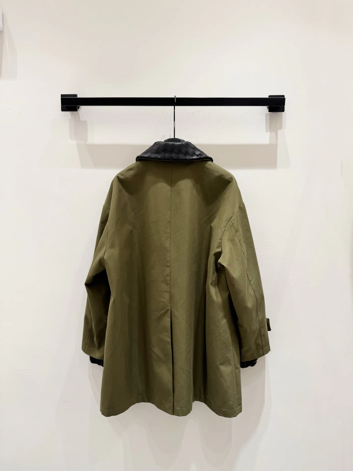 Кожаные Куртки И Дублёнки Женские Bottega Veneta 18016008
