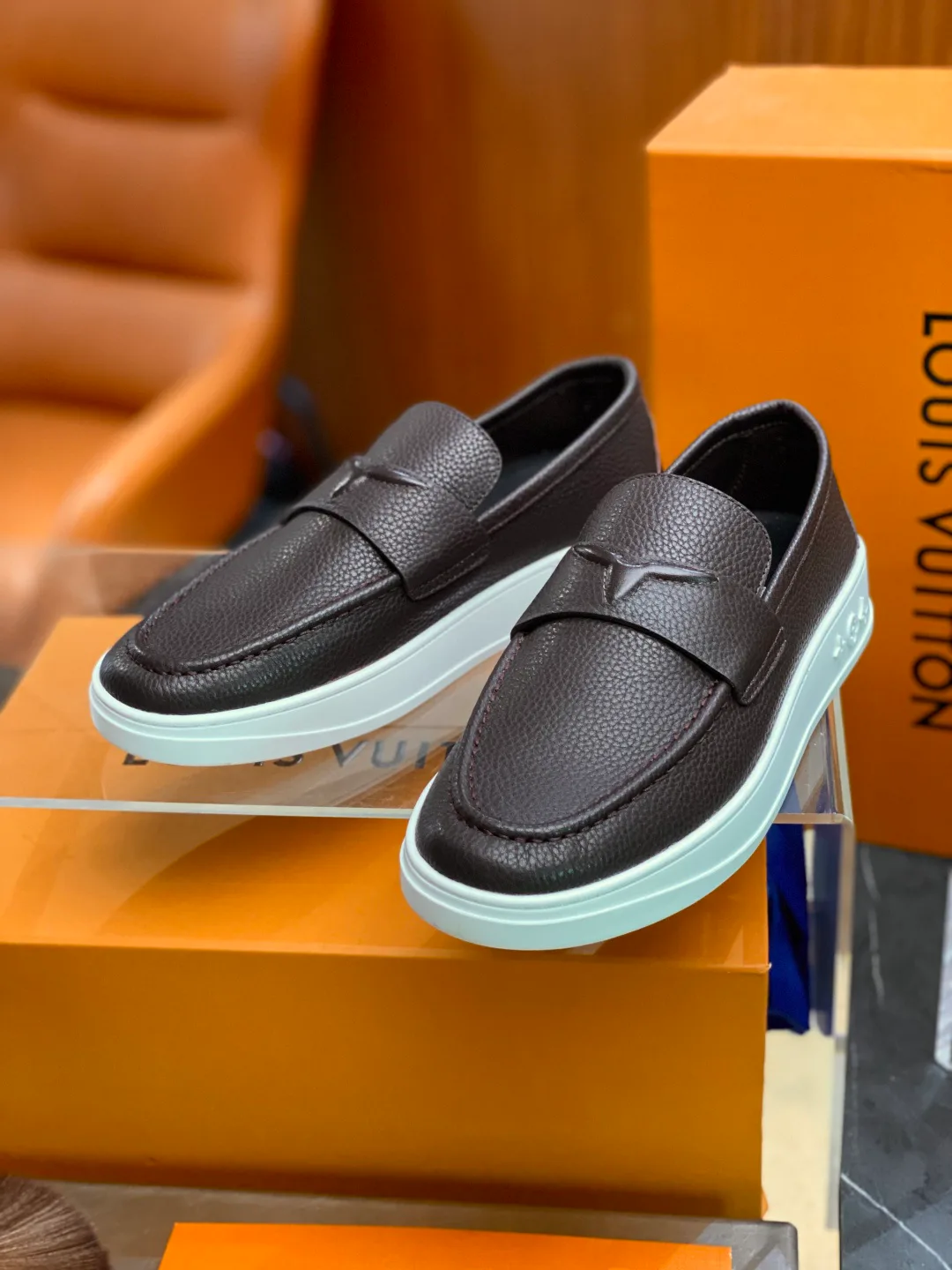 Лоферы И Мокасины Женские Louis Vuitton 17932746