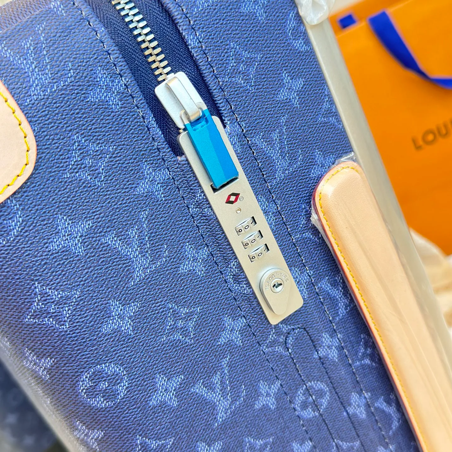 Чемоданы Louis Vuitton 14492033