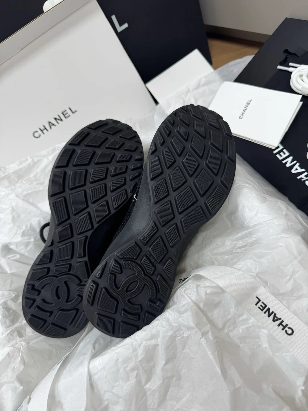 Кроссовки Женские Chanel 17418276