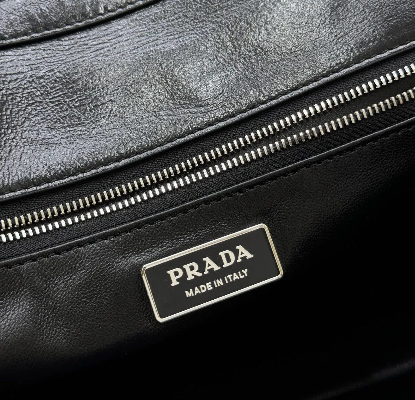 Классические Сумки Женские Prada 11462462