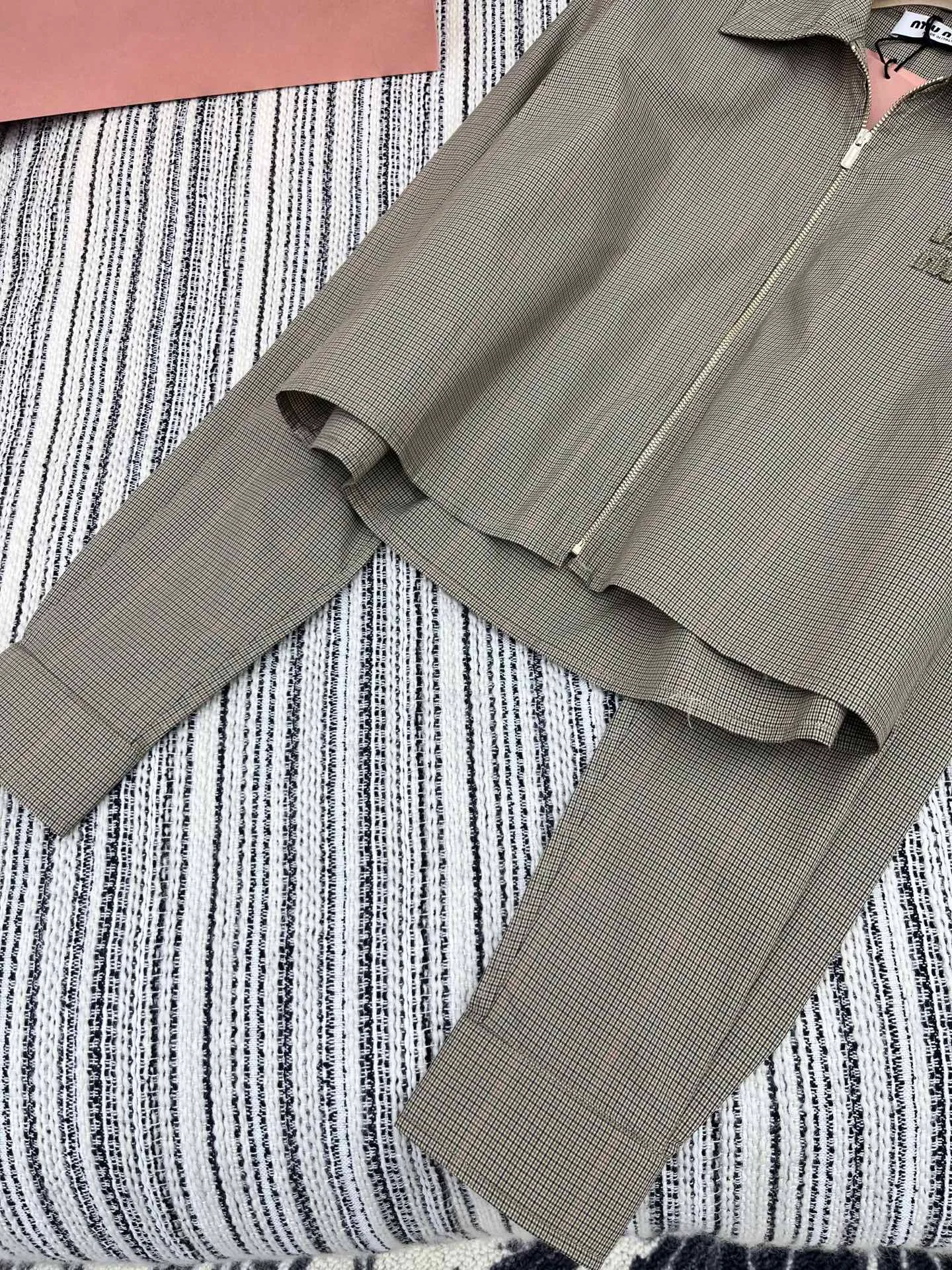 Куртки И Пуховики Женские Miu Miu 12518