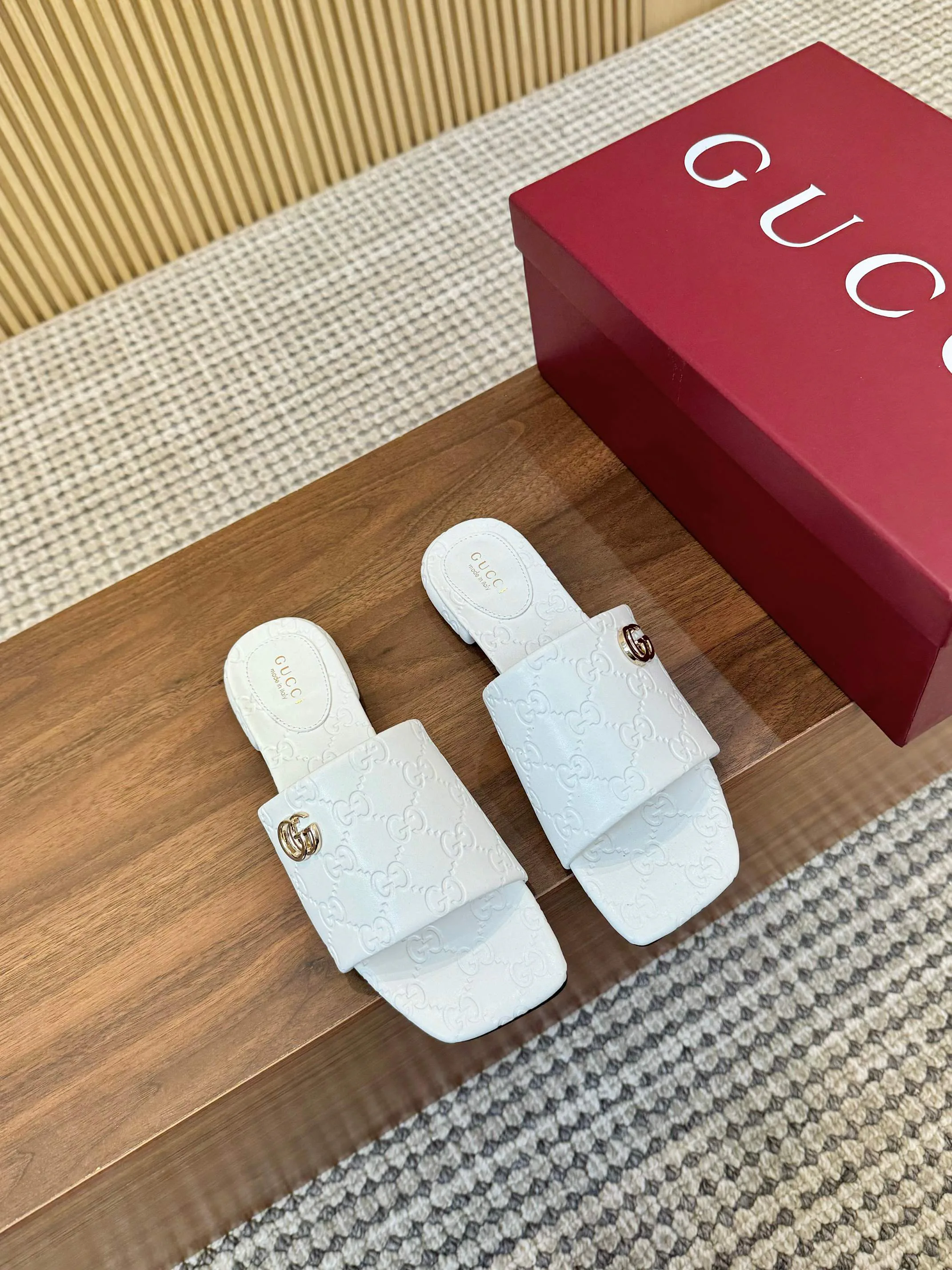 Шлепанцы Женские Gucci 11890945