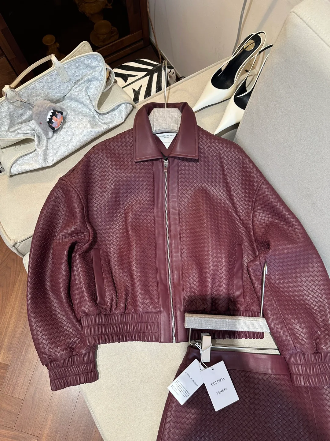 Кожаные Куртки И Дублёнки Женские Bottega Veneta 17766263
