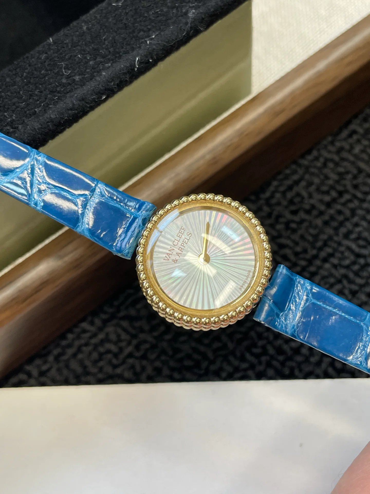Часы Женские Van Cleef & Arpels 17336727