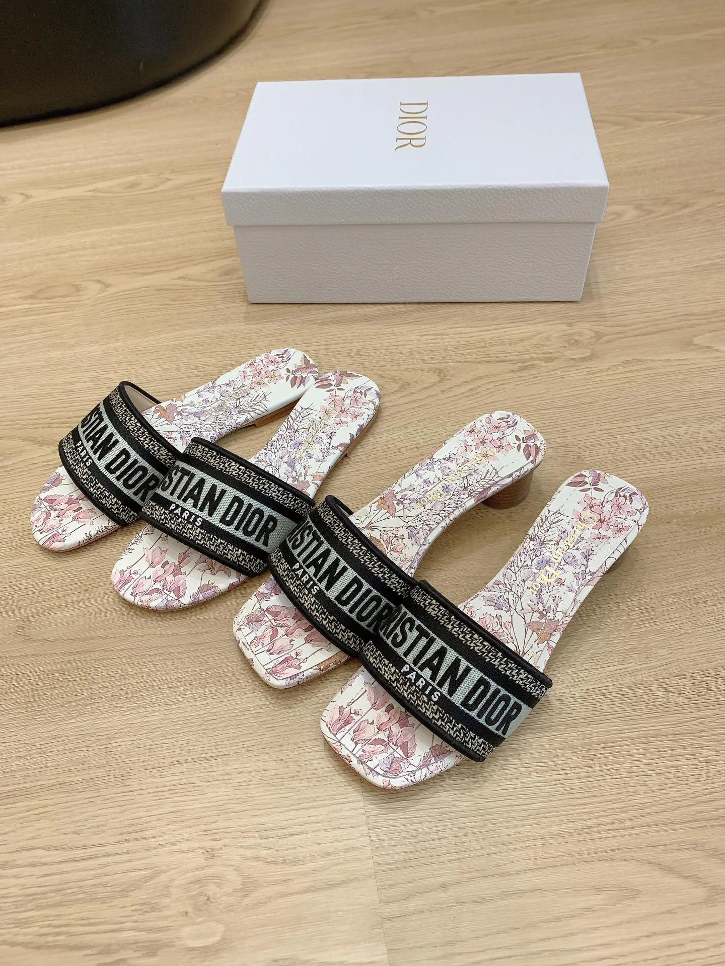 Шлепанцы Женские Christian Dior 11252548