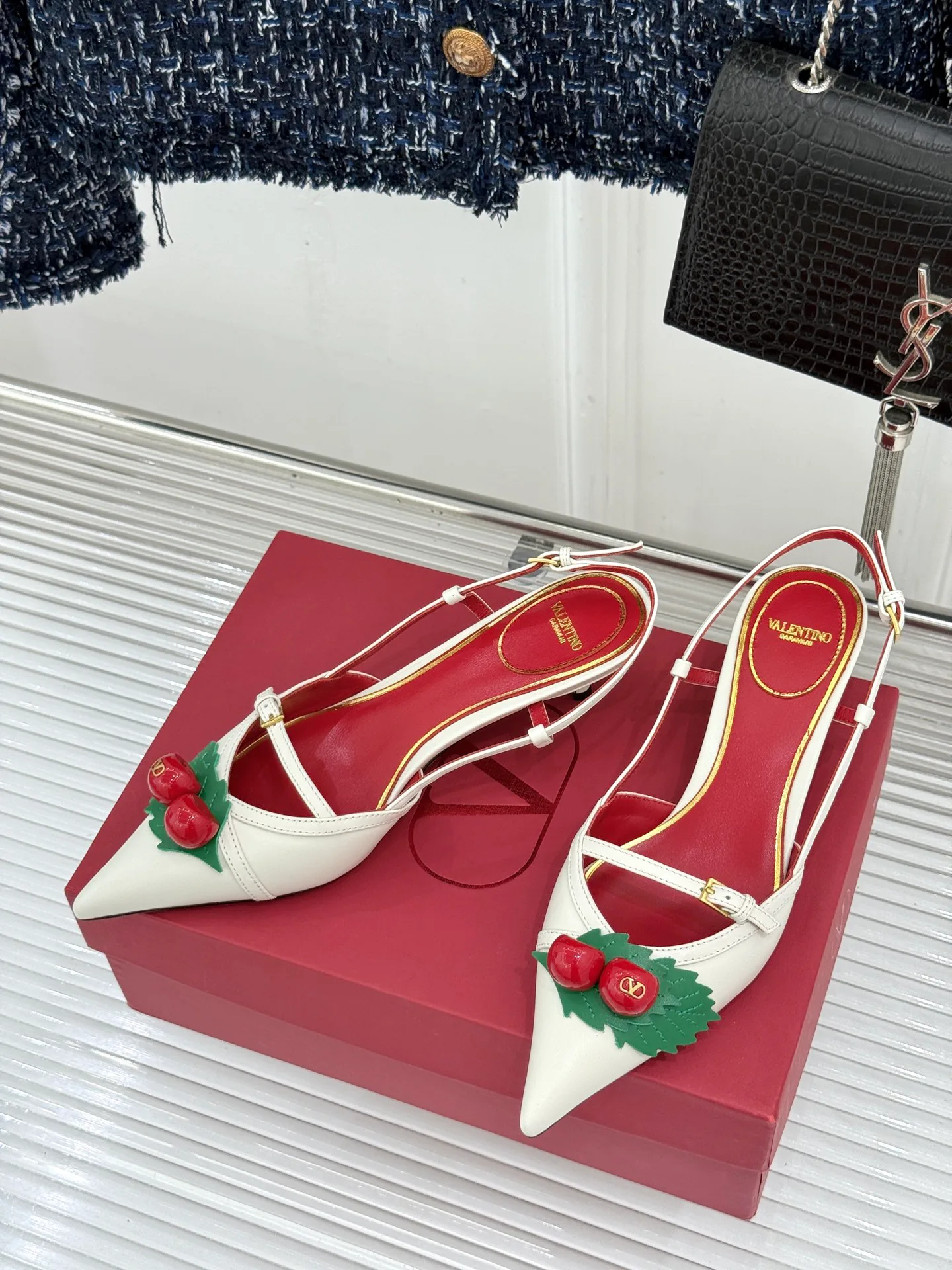 Босоножки Женские Valentino 16986236