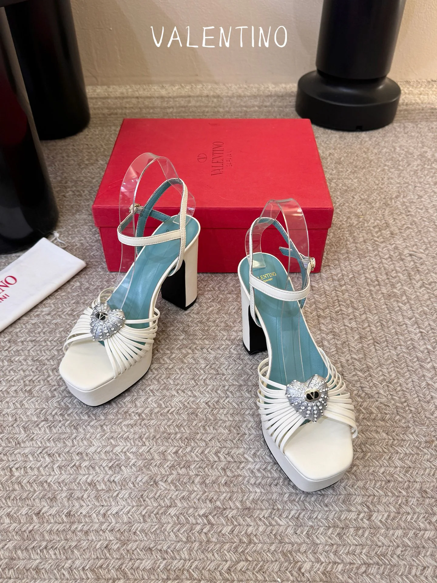 Босоножки Женские Valentino 17396955