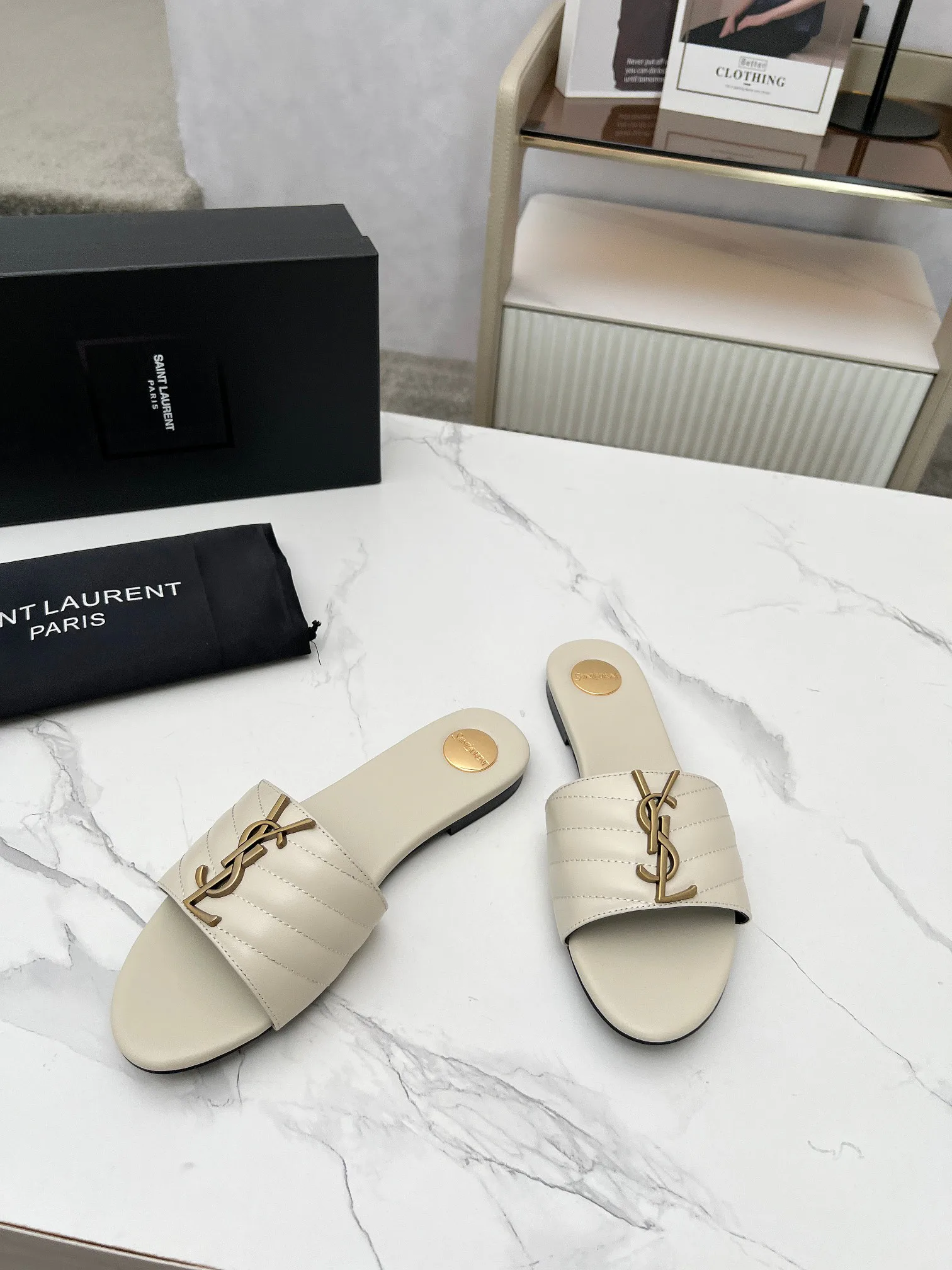 Шлепанцы Женские Saint Laurent 262229